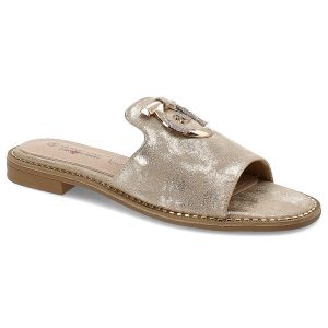 Złote Klapki S.Barski Wygodne Płaskie Obuwie Damskie. Żółte klapki S.BARSKI, bez wzorów, bez obcasa, na płaskiej podeszwie. Za 99,99 zł.