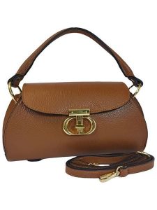 ORE10 Skórzana torebka "Nadis" w kolorze jasnobrązowym - 34 x 17 x 12 cm rozmiar: onesize. Brązowe torebki klasyczne ORE10, bez wzorów, z materiału, przez ramię, bez dodatków. Za 304,99 zł.