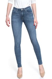 WRANGLER SUPER SKINNY SUMMER SKY W29JVK12W 112128567. Niebieskie rurki Wrangler, z jeansu. Za 199,99 zł.