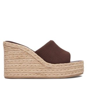 Espadryle Calvin Klein. Brązowe espadryle Calvin Klein, bez wzorów, bez obcasa. Za 489,99 zł.
