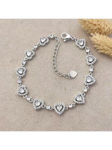 Nakkash Bransoletka z elementami ozdobnymi rozmiar: onesize. Szare bransoletki Nakkash, z cyrkonią, z mosiądzu. Za 139,20 zł.