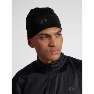 Czapka Newline. Czarne czapki Newline, bez wzorów. Za 149,00 zł.