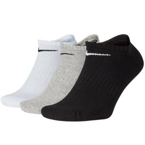 Skarpetki treningowe Nike Everyday Cushioned No Show 3 pack SX7673-901 niskie. Białe skarpetki Nike, bez wzorów. W wyprzedaży za 39,90 zł.