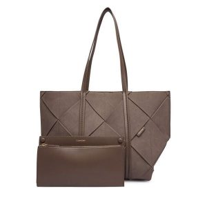 Torebka Calvin Klein. Brązowe shopper bag Calvin Klein, bez wzorów, bez dodatków. Za 699,99 zł.