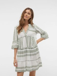 Vero Moda Sukienka w kolorze biało-zielonym rozmiar: M. Białe sukienki Vero Moda, m, bez wzorów, z bawełny, bez kołnierzyka, bez ramiączek, mini. Za 122,96 zł.