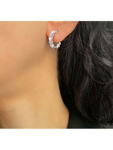 Les Favorites Srebrne kolczyki-wkrętki z cyrkoniami rozmiar: onesize. Szare kolczyki Les Favorites, z cyrkonią, srebrne. Za 86,99 zł.