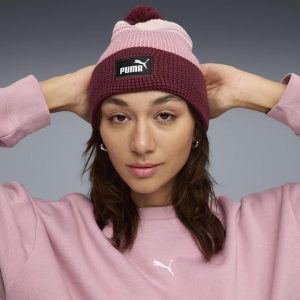 Czapka beanie średniej głębokości Essentials z pomponem PUMA. Czerwone czapki Puma, bez wzorów, eleganckie. Za 89,00 zł.