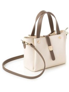 Vince Camuto Torebka "Bellagio" w kolorze kremowym - 25 x 19 x 11 cm rozmiar: onesize. Brązowe torebki klasyczne Vince Camuto, bez wzorów, z materiału, przez ramię, bez dodatków. Za 109,95 zł.