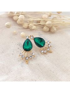 Atelier MIU Pozłacane kolczyki-wkrętki z agatami rozmiar: onesize. Zielone kolczyki Atelier MIU, z agatem, pozłacane. Za 56,93 zł.