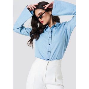 NA-KD Jeansowa koszula z szerokimi rękawami - Blue. Koszule marki NA-KD. W wyprzedaży za 40,47 zł.