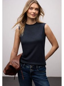 Street One Top w kolorze granatowym rozmiar: 34. Niebieskie topy Street One, bez wzorów, street, bez kołnierzyka, bez ramiączek. Za 62,03 zł.