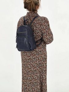 Beagles Plecak "Ferro" w kolorze granatowym - 25 x 30 x 9 cm rozmiar: onesize. Niebieskie plecaki Beagles. Za 143,22 zł.