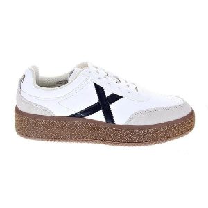 Buty MUNICH RUMBA SKY Biały. Białe buty sportowe munich, bez wzorów, ze skóry, bez zapięcia. Za 330,99 zł.