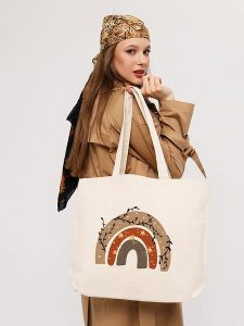 MORI Shopper bag w kolorze kremowym - 47 x 36 x 8 cm rozmiar: onesize. Brązowe shopper bag MORI, bez wzorów, z bawełny, na ramię, bez dodatków. Za 57,60 zł.