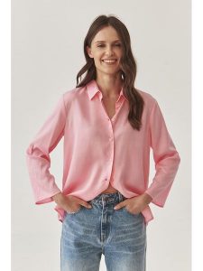 TATUUM Koszula w kolorze jasnoróżowym rozmiar: 44. Różowe koszule Tatuum, bez wzorów, z lyocellu, bez kołnierzyka, bez ramiączek. Za 141,85 zł.