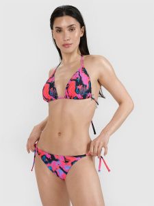 4F Góra od bikini damska - różowa M. Czerwone bikini 4f, bez wzorów, z elastanu. W wyprzedaży za 39,99 zł.