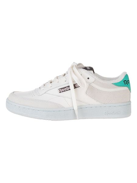 Reebok Skórzane sneakersy "Club C Revenge" w kolorze biało-turkusowym rozmiar: 38,5. Białe trampki Reebok, bez wzorów, bez zapięcia. Za 325,45 zł.