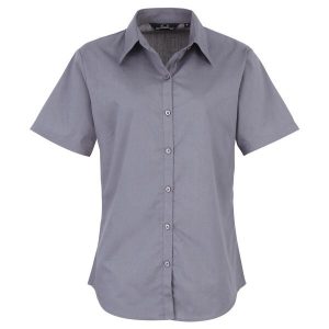 Bluzka Damska Z Krótkim Rękawem Z Popeliny. Niebieskie bluzki PREMIER, bez wzorów, casualowe, bez kołnierzyka, bez ramiączek. Za 104,99 zł.