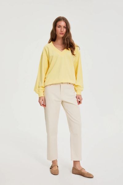 Jeansy z prostymi nogawkami beżowe. Brązowe jeansy MOODO, bez wzorów, z bawełny. Za 139,99 zł.