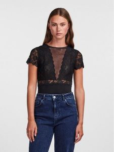 Pieces Body Sicca 17095132 Czarny Slim Fit. Czarne body i gorsety Pieces, bez wzorów, z syntetyku. Za 119,99 zł.