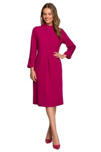 Sukienka elegancka pudełkowa z dekoracyjnymi zaszewkami fioletowa. Fioletowe sukienki Stylove, do pracy, xl, bez wzorów, biznesowe, bez kołnierzyka, bez ramiączek. Za 359,00 zł.