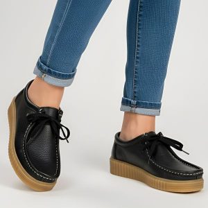 Półbuty damskie Hee, licowa cholewka ze skóry i wsuwane z miękkimi wkładkami, czarne, 84765. Czarne półbuty Hee, bez wzorów, z jeansu, bez obcasa, bez zapięcia. Za 305,99 zł.