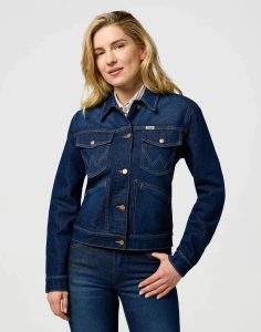 DAMSKA KURTKA JEANSOWA WRANGLER HERITAGE JACKET WHIRLPOOL 112373035. Kurtki Wrangler, m, bez wzorów, z jeansu, bez kaptura. Za 299,99 zł.