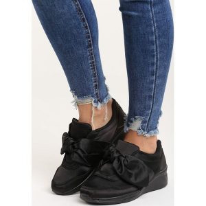 Czarne Buty Sportowe We Found Love. Buty sportowe marki Born2be. Za 49,99 zł.