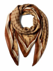 Guess Chusta w kolorze brązowym - 120 x 120 cm rozmiar: onesize. Brązowe apaszki i chusty Guess, z aplikacjami, z materiału. Za 228,38 zł.