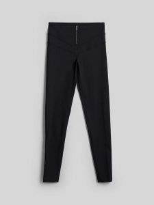 4F Legginsy dzianinowe damskie - czarne L. Czarne legginsy 4f, bez wzorów, z dzianiny. Za 149,99 zł.