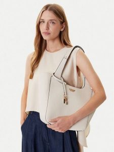 Guess Torebka Calista HWBG73 34220 Biały. Białe torebki klasyczne Guess, z aplikacjami, ze skóry, bez dodatków. Za 359,99 zł.