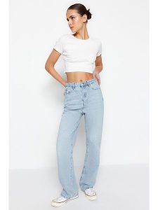 Trendyol Dżinsy - Mom fit - w kolorze błękitnym rozmiar: 36. Niebieskie jeansy Trendyol, bez wzorów, z podwyższonym stanem. Za 127,35 zł.