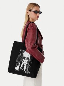 Karl Lagerfeld Jeans Torebka B3W50039 Czarny. Czarne shopper bag Karl Lagerfeld Jeans, bez wzorów, z jeansu, bez dodatków. Za 299,99 zł.