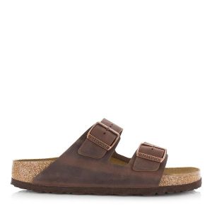 Klapki unisex Birkenstock Arizona. Brązowe klapki Birkenstock, bez wzorów, z materiału, bez obcasa. Za 429,00 zł.