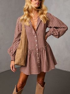 Milan Kiss Sukienka w kolorze bordowo-beżowym rozmiar: XL. Brązowe sukienki Milan Kiss, xl, bez wzorów, bez kołnierzyka, bez ramiączek, mini, rozkloszowane. Za 173,99 zł.