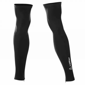 Legginsy termiczne Löffler. Czarne legginsy Löffler, bez wzorów, z materiału, krótkie. Za 257,05 zł.