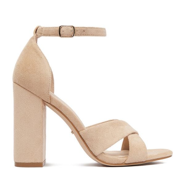 Sandały DeeZee. Brązowe sandały DeeZee, bez wzorów, bez obcasa, na słupku, bez zapięcia. Za 139,99 zł.