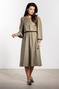 Elegancka sukienka rozkloszowana z długim rękawem zielona. Zielone sukienki Infinite You, l, bez wzorów, eleganckie, bez kołnierzyka, bez ramiączek, rozkloszowane. Za 329,00 zł.