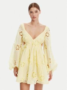 Bardot Sukienka koktajlowa 59858DB Żółty Regular Fit. Żółte kombinezony Bardot, bez wzorów, z syntetyku, wizytowe, bez kołnierzyka, bez ramiączek. Za 449,99 zł.