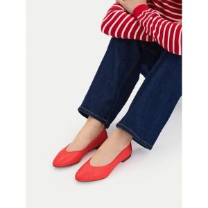 Baleriny Lasocki. Czerwone balerinki Lasocki, bez wzorów, bez obcasa, bez zapięcia. Za 149,99 zł.