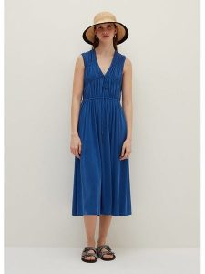 STEFANEL Sukienka w kolorze niebieskim rozmiar: XS. Niebieskie sukienki Stefanel, xs, bez wzorów, bez kołnierzyka, bez ramiączek, midi. Za 175,26 zł.