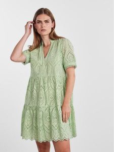 YAS Sukienka letnia Holi 26027163 Zielony Regular Fit. Zielone kombinezony YAS, na lato, xs, bez wzorów, z bawełny, bez kołnierzyka, bez ramiączek. Za 389,99 zł.