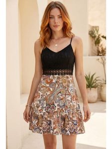 SOULSHAE Sukienka w kolorze czarnym ze wzorem rozmiar: XXL/3XL. Czarne sukienki SOULSHAE, xl, bez wzorów, z koronki, bez kołnierzyka, bez ramiączek, mini. Za 168,95 zł.