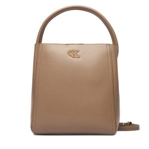 Torebka Calvin Klein. Brązowe torebki klasyczne Calvin Klein, bez wzorów, bez dodatków. Za 569,99 zł.
