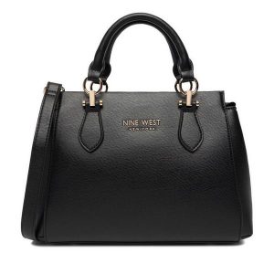 Torebka Nine West. Czarne kuferki Nine West, bez wzorów, bez dodatków. Za 349,99 zł.