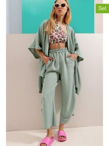 Trend Alaçatı Stili 2-częściowy zestaw w kolorze zielonym rozmiar: onesize. Zielone kardigany Trend Alaçatı Stili, bez wzorów, bez ramiączek. Za 96,60 zł.