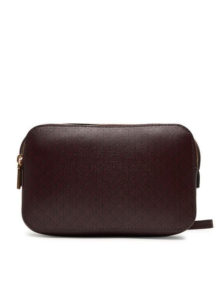 Calvin Klein Torebka Emblem Aop Elongated Camera Bag LV04F3268G Bordowy. Czerwone listonoszki Calvin Klein, bez wzorów, ze skóry, bez dodatków. Za 249,99 zł.