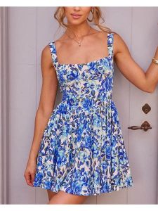 Milan Kiss Sukienka w kolorze niebiesko-białym rozmiar: M. Niebieskie sukienki Milan Kiss, na imprezę, m, bez wzorów, bez kołnierzyka, bez ramiączek, mini. Za 184,95 zł.