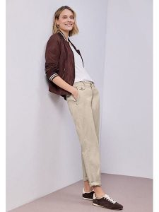 Street One Spodnie chino w kolorze beżowym rozmiar: W38/L28. Brązowe chinosy Street One, bez wzorów. Za 170,47 zł.