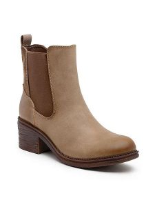 Foreverfolie Sztyblety w kolorze jasnobrązowym rozmiar: 37. Brązowe buty sportowe Foreverfolie, bez wzorów, bez zapięcia. Za 154,95 zł.